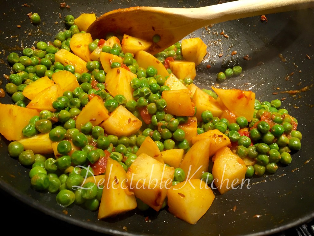 Aloo Matar – Potatoes &&nbsp;Peas